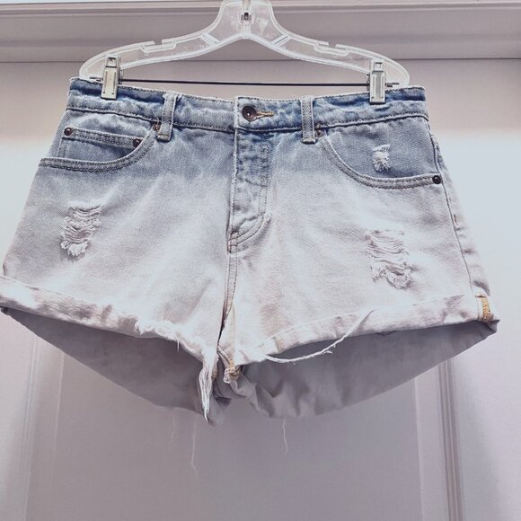 Billabong-Women's Cuffed Distressed Denim/Jean shorts-Size 28-Two Tone /Frayed - Picture 2 of 11